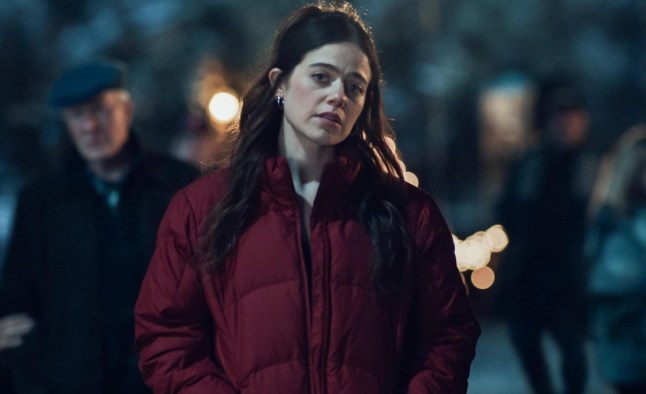 Molly Gordon: Claire Dunlap