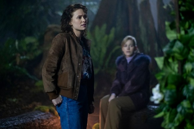 Amelia Eve as Jamie and Victoria Pedretti as Dani in The Haunting of Bly Manor