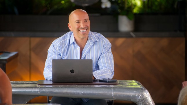 Selling The OC. Jason Oppenheim in episode 407 of Selling The OC. Cr. Courtesy of Netflix ?? 2025