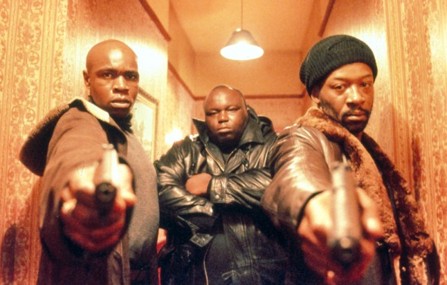 Editorial use only. No book cover usage. Mandatory Credit: Photo by Moviestore/Shutterstock (1613880a) Snatch, Robbie Gee, Ade, Lennie James Film and Television