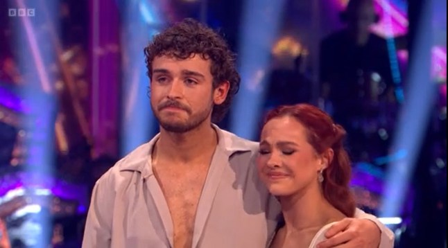 Strictly viewers slam ?cruel? judge for criticising star?s emotional dance dedicated to mum with cancer
