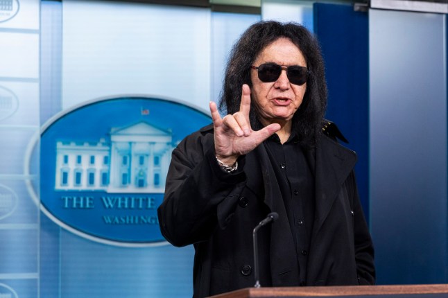 epa12572920 Gene Simmons, rock star with the band Kiss, visits the White House Press Briefing Room in Washington, DC, USA, 05 December 2025. Simmons is in DC to receive the 48th Kennedy Center Honors on 05 December 2025. EPA/JIM LO SCALZO