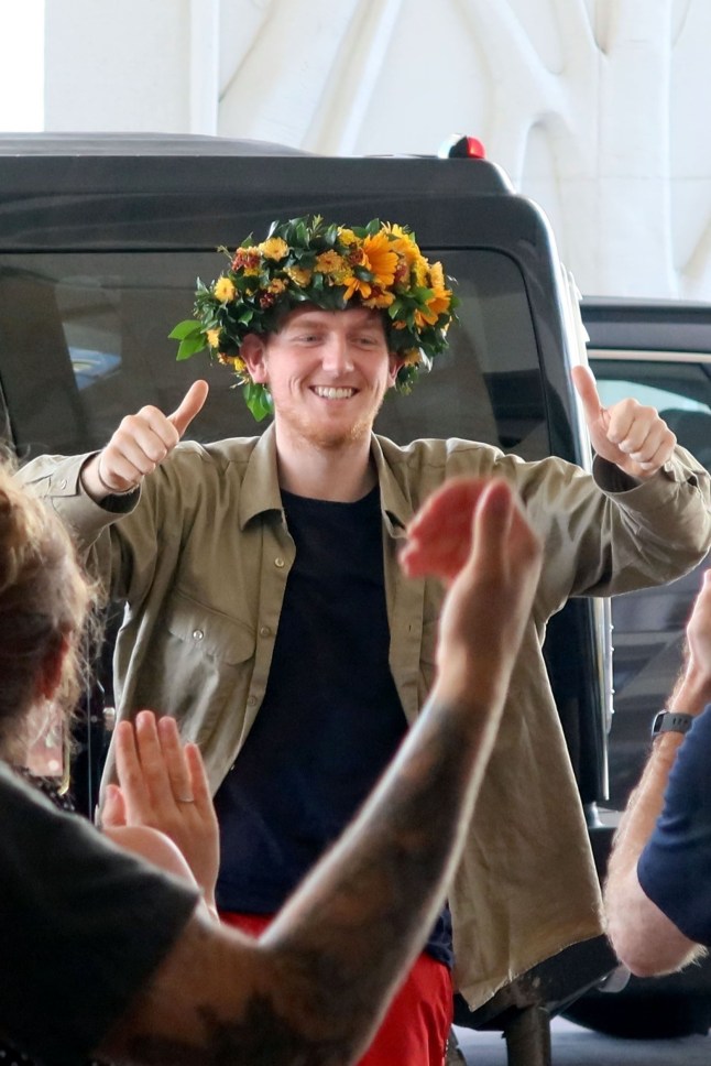 BGUK_3435866 - Gold Coast, AUSTRALIA STRICTLY NOT AVAILABLE FOR DAILY MAIL ONLINE USAGE - All of the I???m A Celebrity??? Get Me Out of Here! UK 2025 contestants gathered to welcome back the final three jungle campmates, joined by a huge cheering crowd. The scene included the season???s winner, all previously evicted contestants, and the final two who had remained in the jungle as of this morning Australian time, marking a celebratory reunion after weeks of competition. Pictured: Angry Ginge BACKGRID UK 8 DECEMBER 2025 *STRICTLY NOT AVAILABLE FOR MAIL ONLINE* UK: +44 208 344 2007 / uksales@backgrid.com USA: +1 310 798 9111 / usasales@backgrid.com *Pictures Containing Children Please Pixelate Face Prior To Publication*