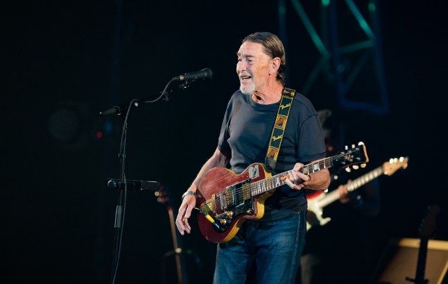 PARIS, FRANCE - OCTOBER 09: Chris Rea performs at Salle Pleyel on October 9, 2017 in Paris, France. (Photo by David Wolff - Patrick/Redferns)