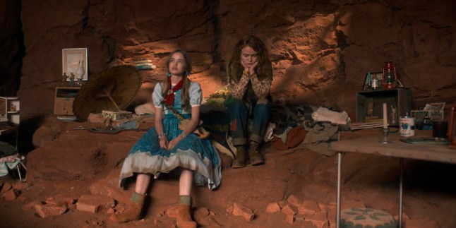 STRANGER THINGS: SEASON 5. (L to R) Nell Fisher as Holly Wheeler and Sadie Sink as Max Mayfield in Stranger Things: Season 5. Cr. COURTESY OF NETFLIX ?? 2025